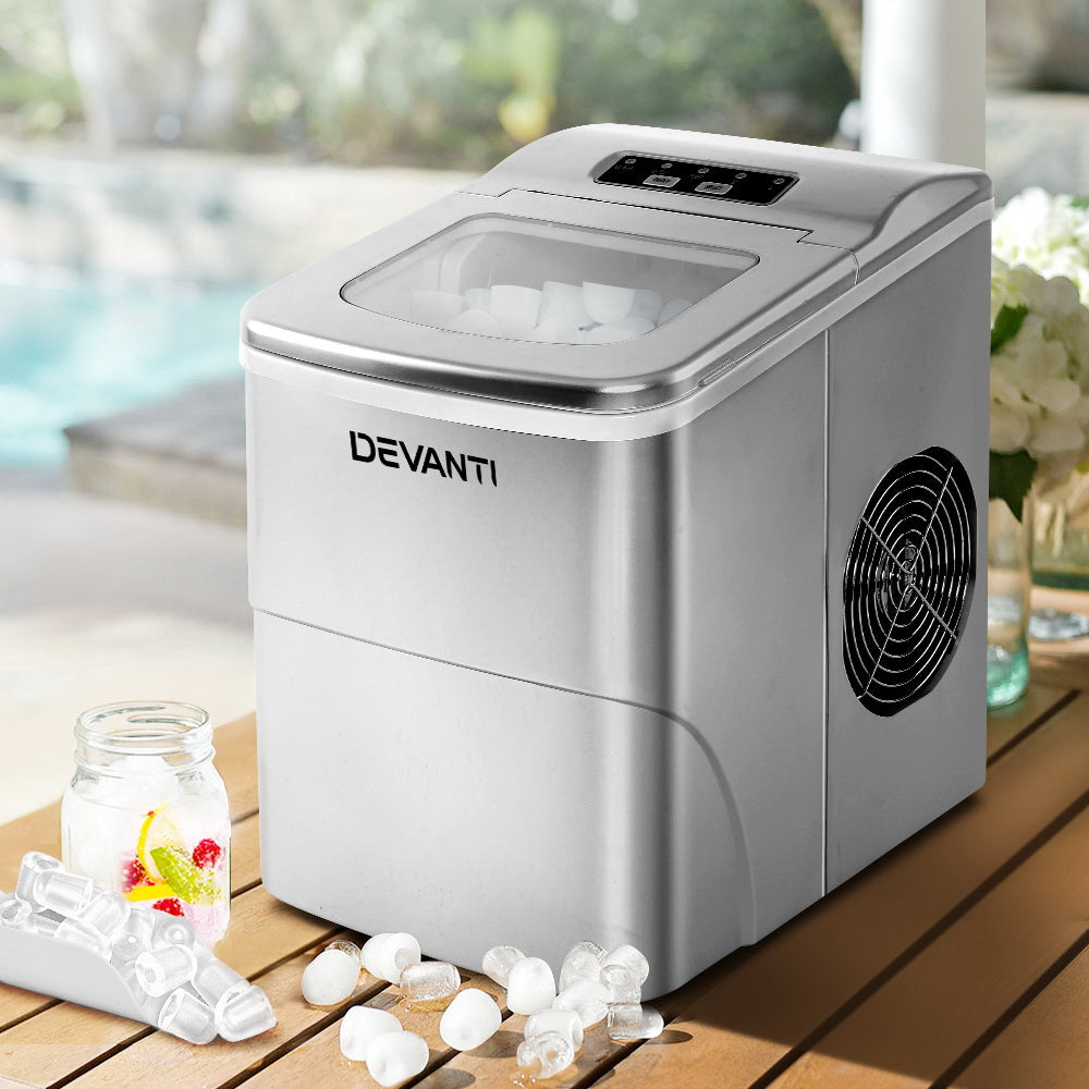 Display of both small and large bullet-style ice cubes produced by the Devanti unit.