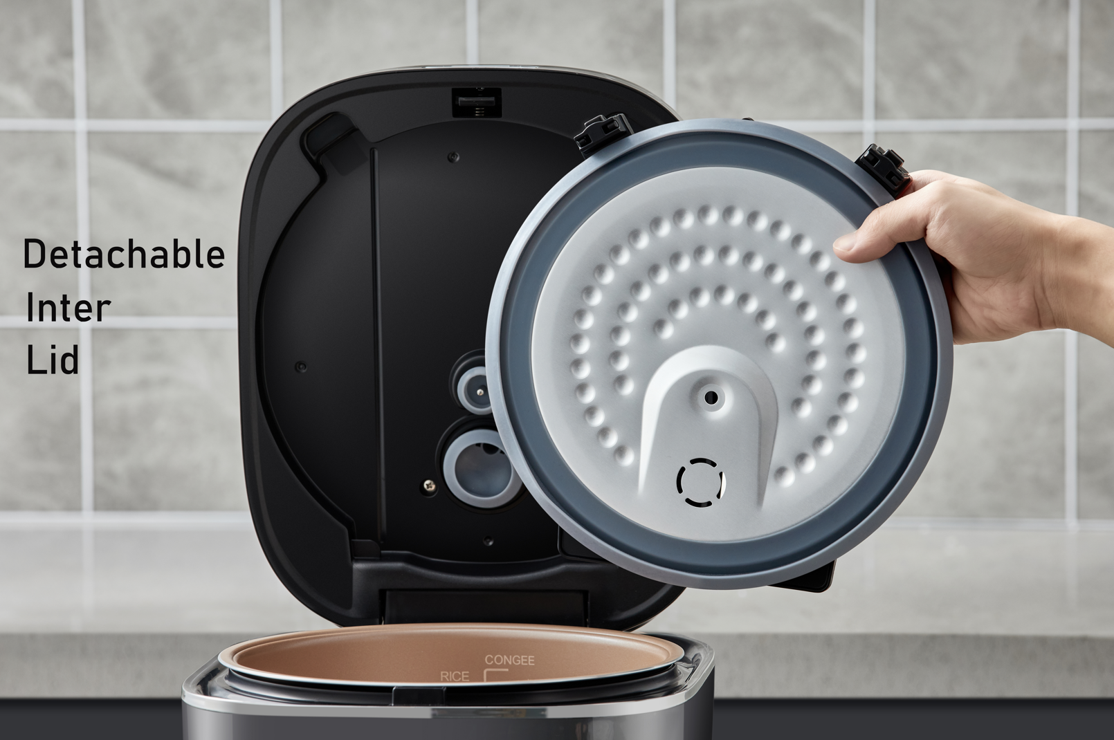 Hygienic and removable inner lid designed for simple maintenance.