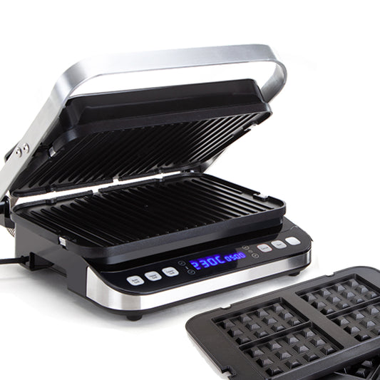 Panini being grilled on ribbed cooking plates of EuroChef contact grill