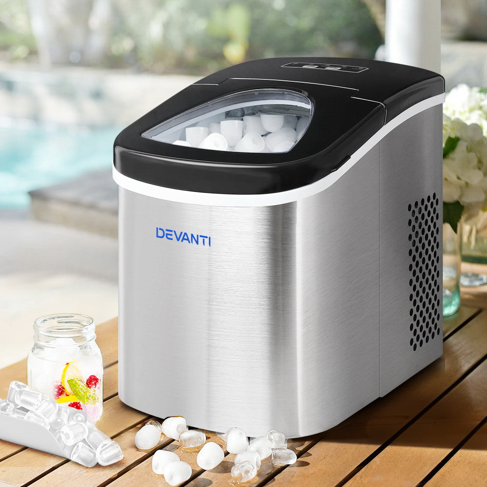 Comparison of the two available ice sizes produced by the Devanti ice maker, displayed on a white plate.
