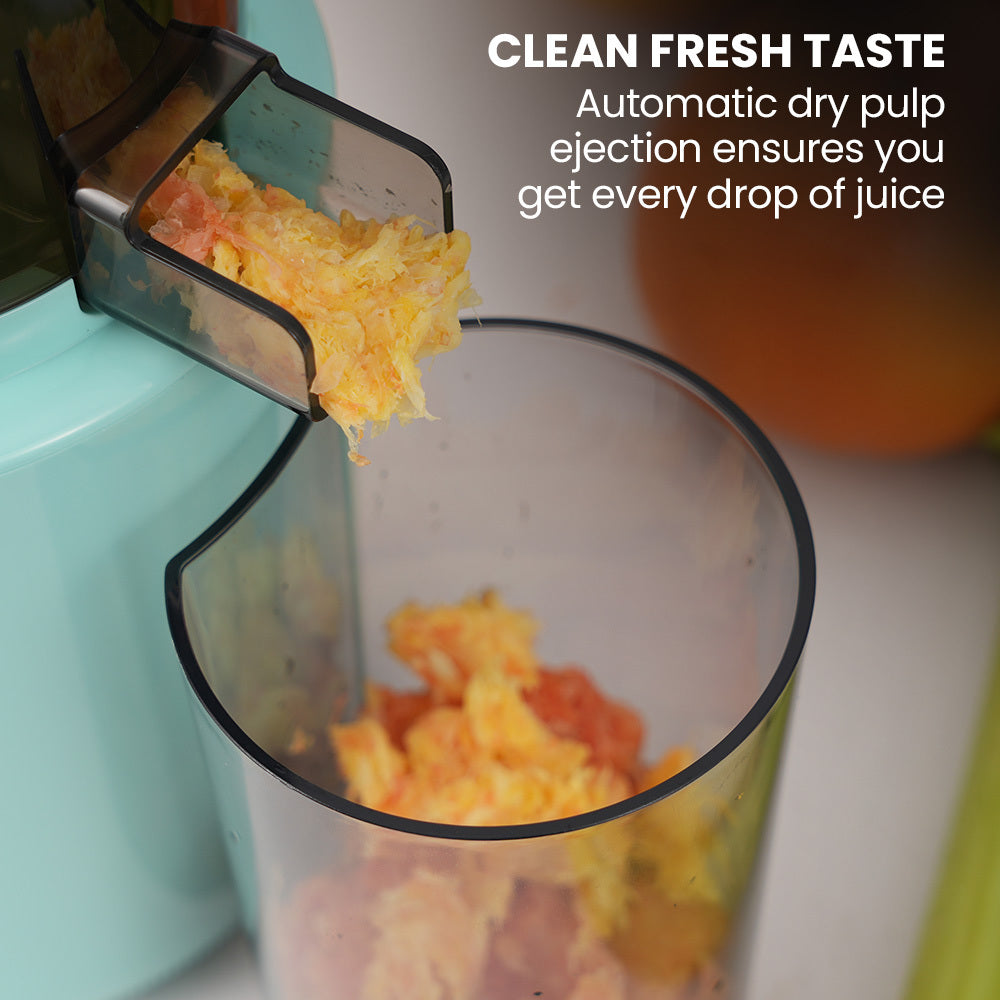 Juicer with dry pulp ejection feature and text highlighting its benefits.